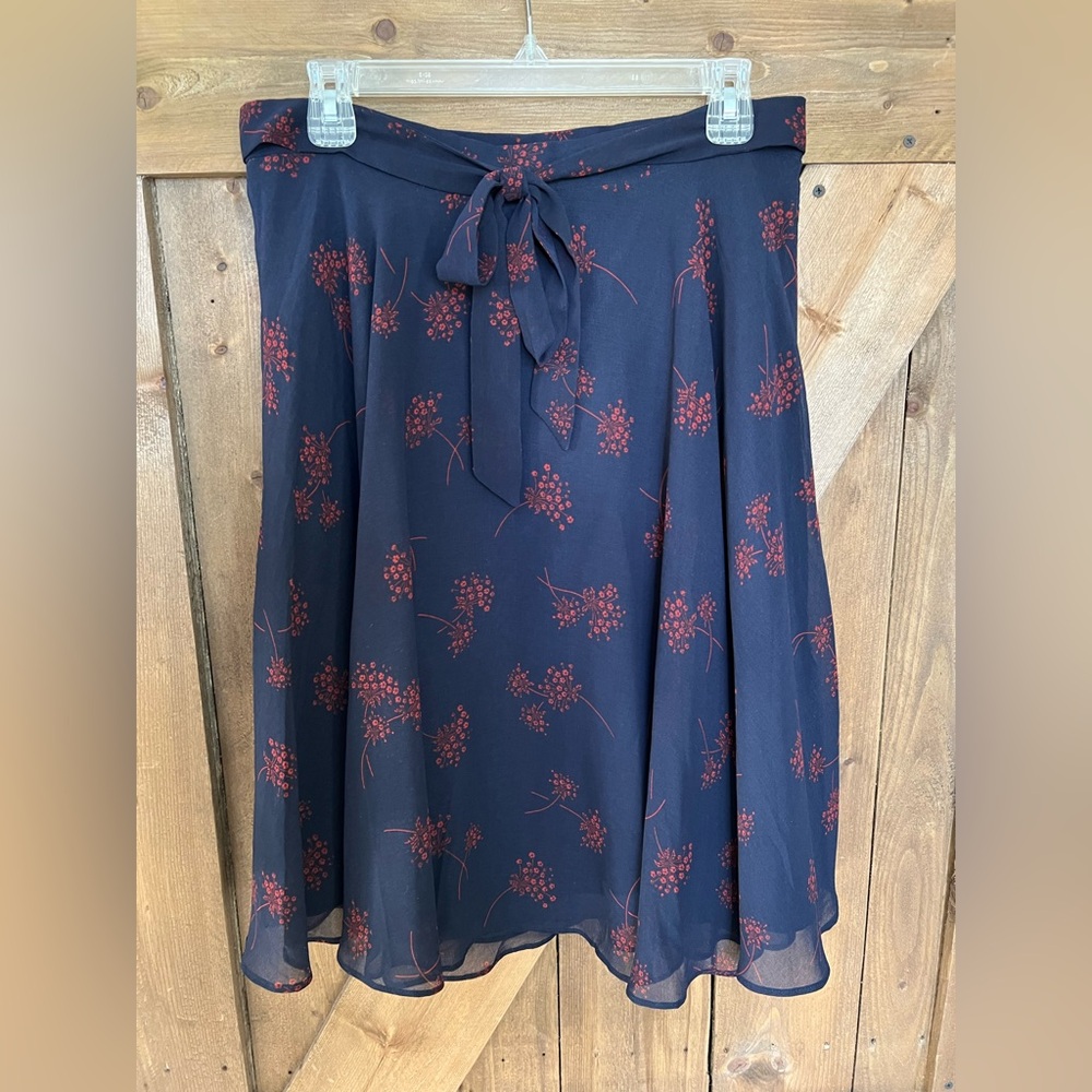 Ann Taylor Navy Blue Floral Skirt Size 8 NWT